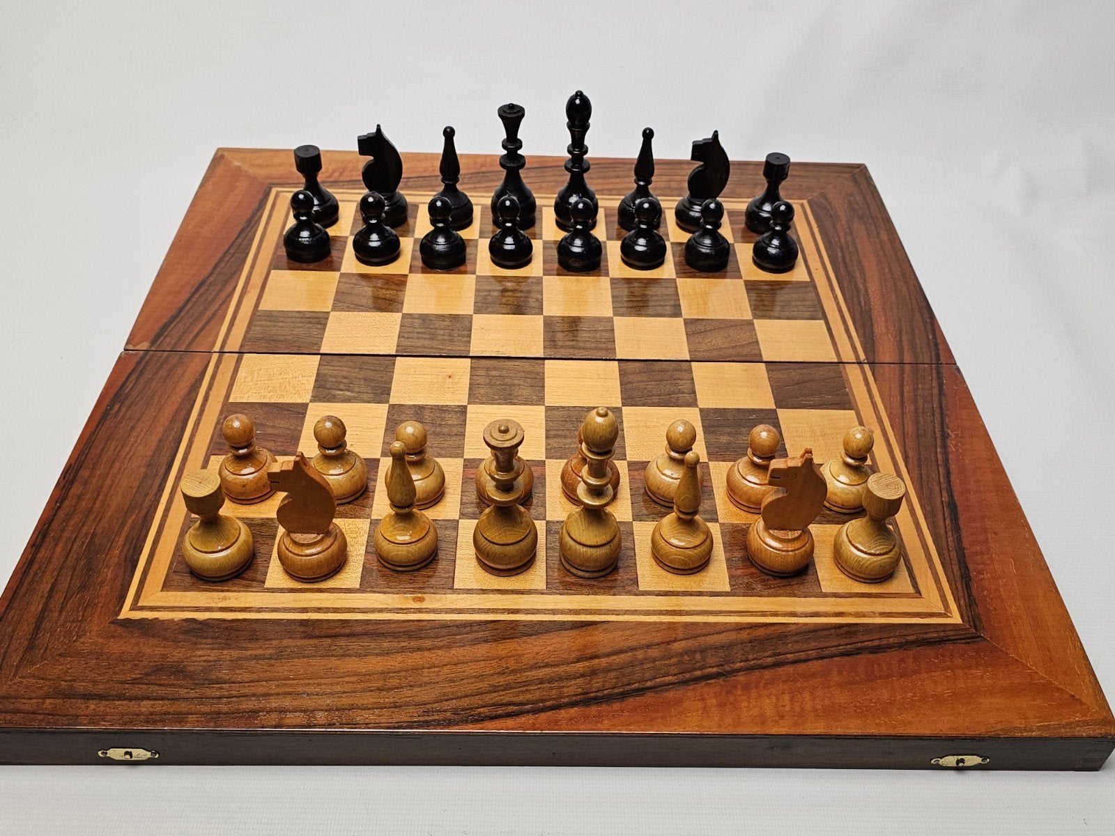 # Grote schaakkist met Backgammon binnenzijde, Hobby en Vrije tijd, Een of twee spelers, Ophalen of Verzenden, Zo goed als nieuw