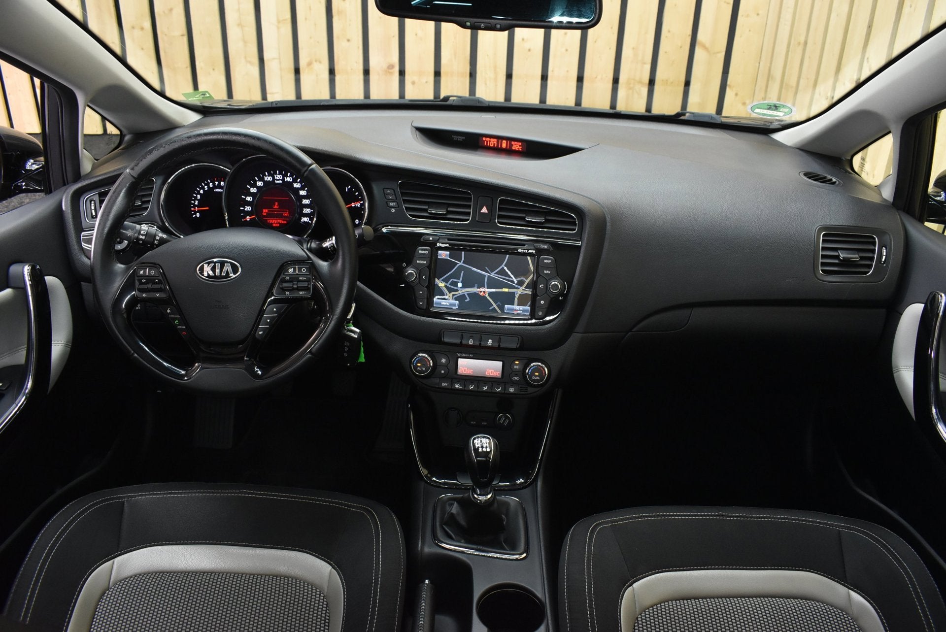 Kia Cee'd 1.6 GDI Business Pack NL-auto Trekhaak Clima Cruis, Auto's, Voorwielaandrijving, Euro 5, 135 pk, Gebruikt
