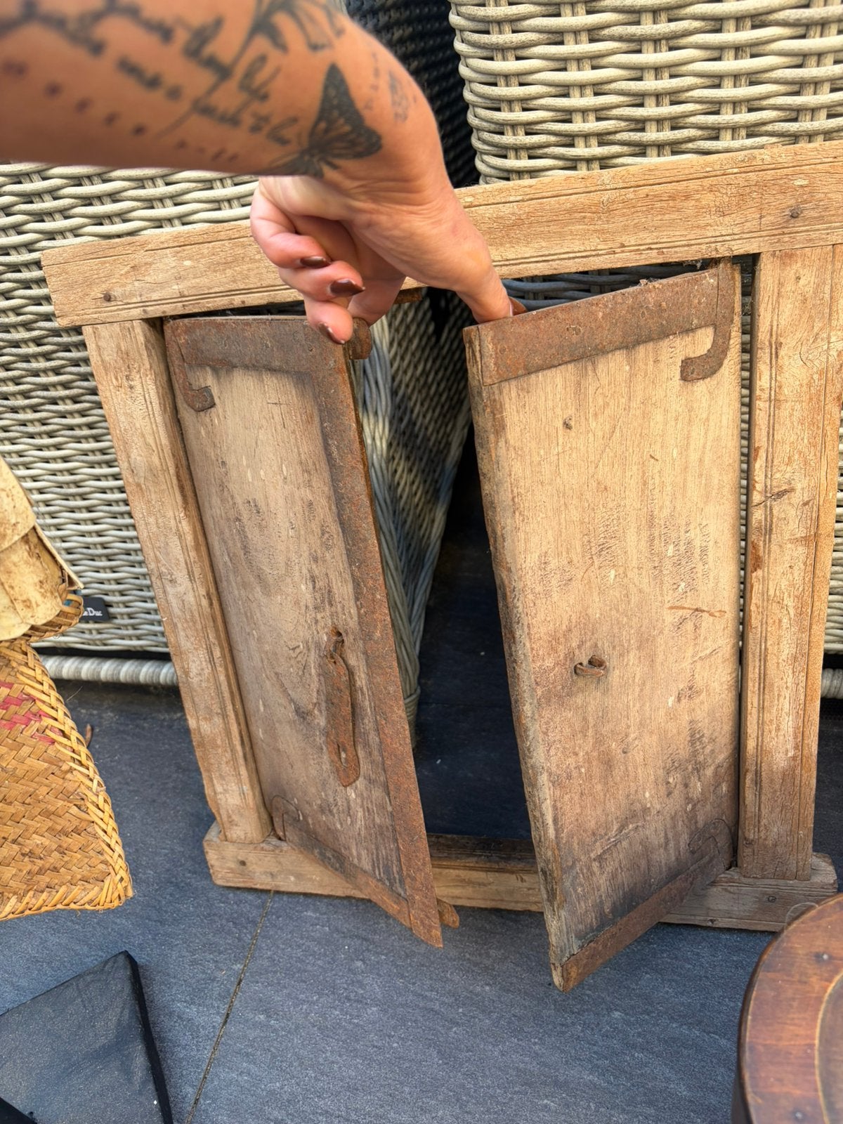 Oud luik met deurtjes hoffz style sober, Ophalen, Zo goed als nieuw