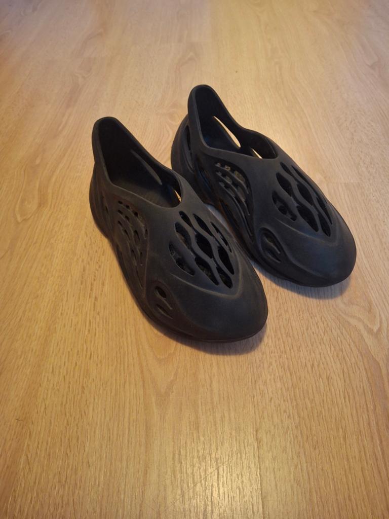 Yeezy foam runner maat 42, Kleding | Heren, Schoenen, Zwart, Overige typen, Nieuw, Ophalen of Verzenden