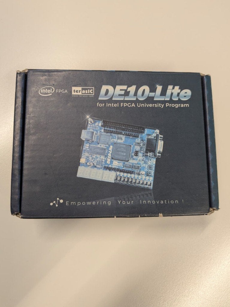 DE10-Lite FPGA ontwikkelboard inclusief USB-Blaster kabel, Verzenden, Zo goed als nieuw