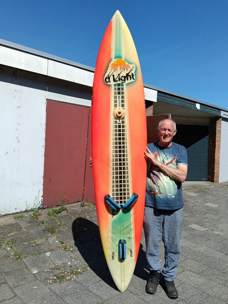 D-light surfplank vintage, Watersport en Boten, Windsurfen, Ophalen, Met voetbanden, 250 tot 300 cm, Gebruikt