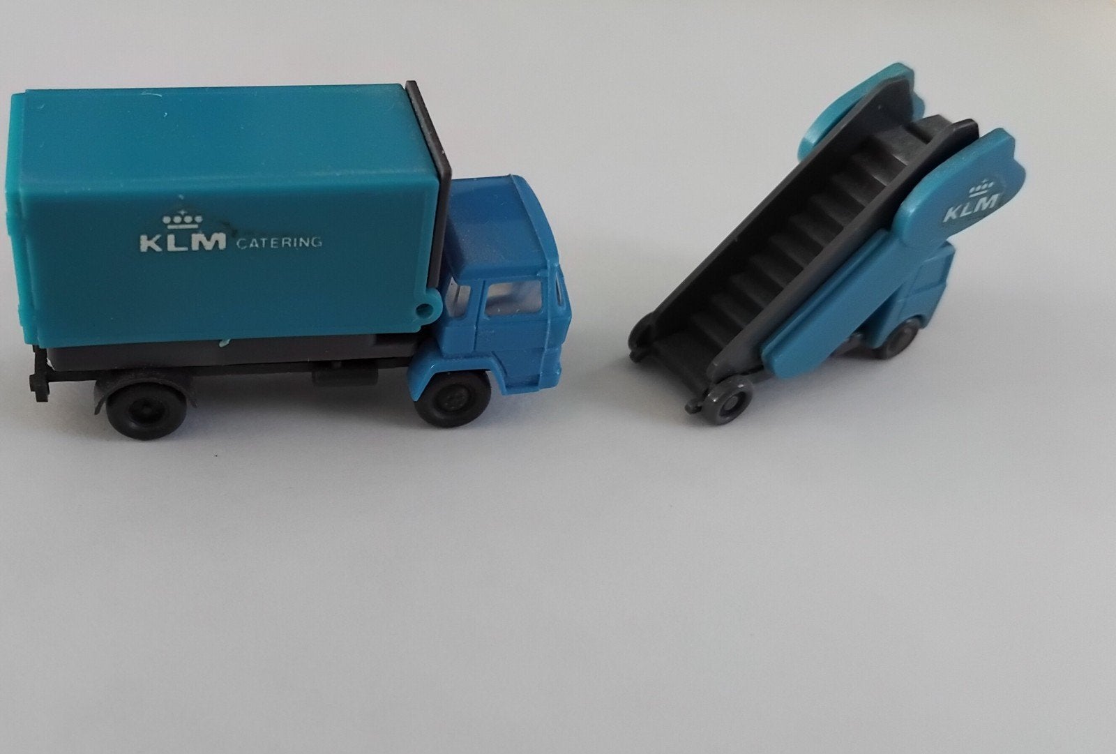KLM Catering vrachtwagen en passagierstrap model, Ophalen of Verzenden, Gebruikt