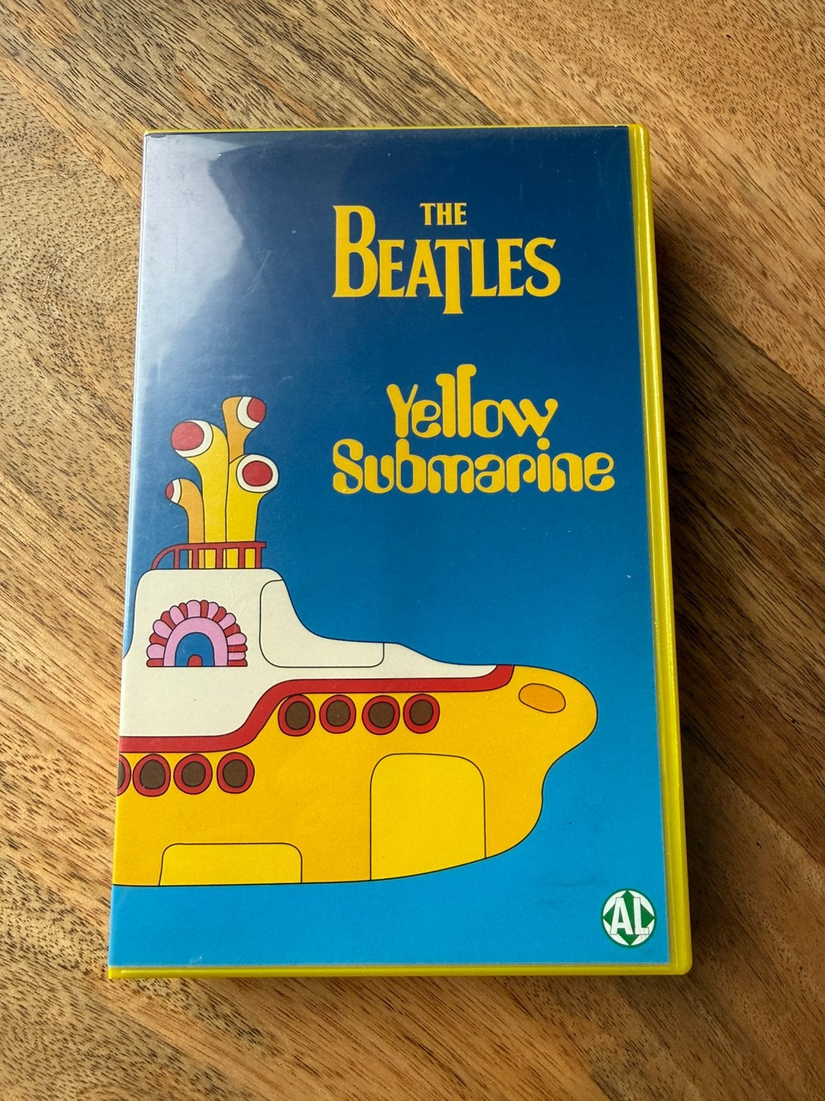 The Beatles - Yellow Submarine VHS, Alle leeftijden, Ophalen of Verzenden, Zo goed als nieuw