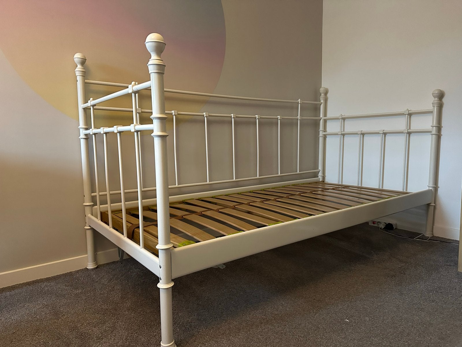 Wit metalen bedframe met verstelbare lattenbodem, Huis en Inrichting, Ophalen, Eenpersoons, Wit, Overige maten