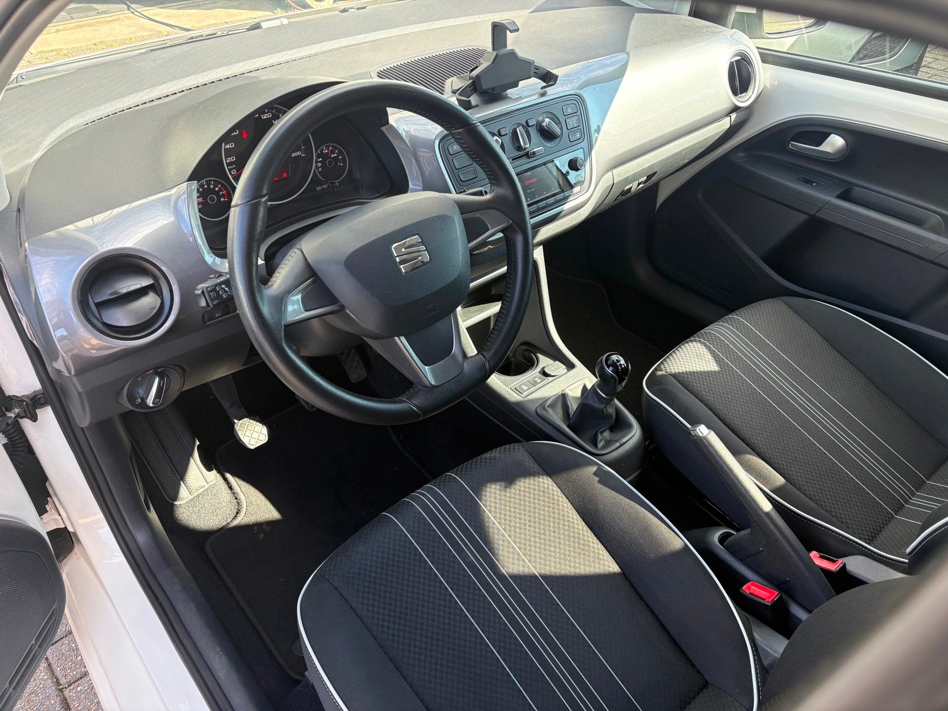 Seat Mii 1.0 Sport Intense Cruise|Airco|Bleutooth|PDC|NAP, Voorwielaandrijving, Dealer onderhouden, Gebruikt, Electronic Stability Program (ESP)