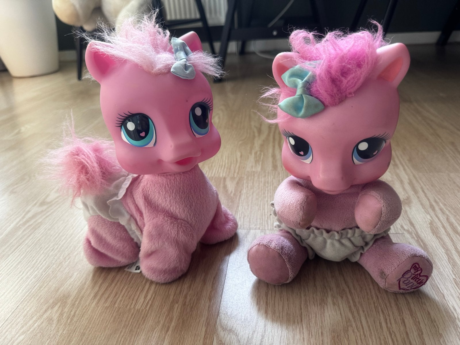 2x My Little Pony knuffel roze met luier Hasbro 2006, Paard, Gebruikt, Overige merken, Overige karakters