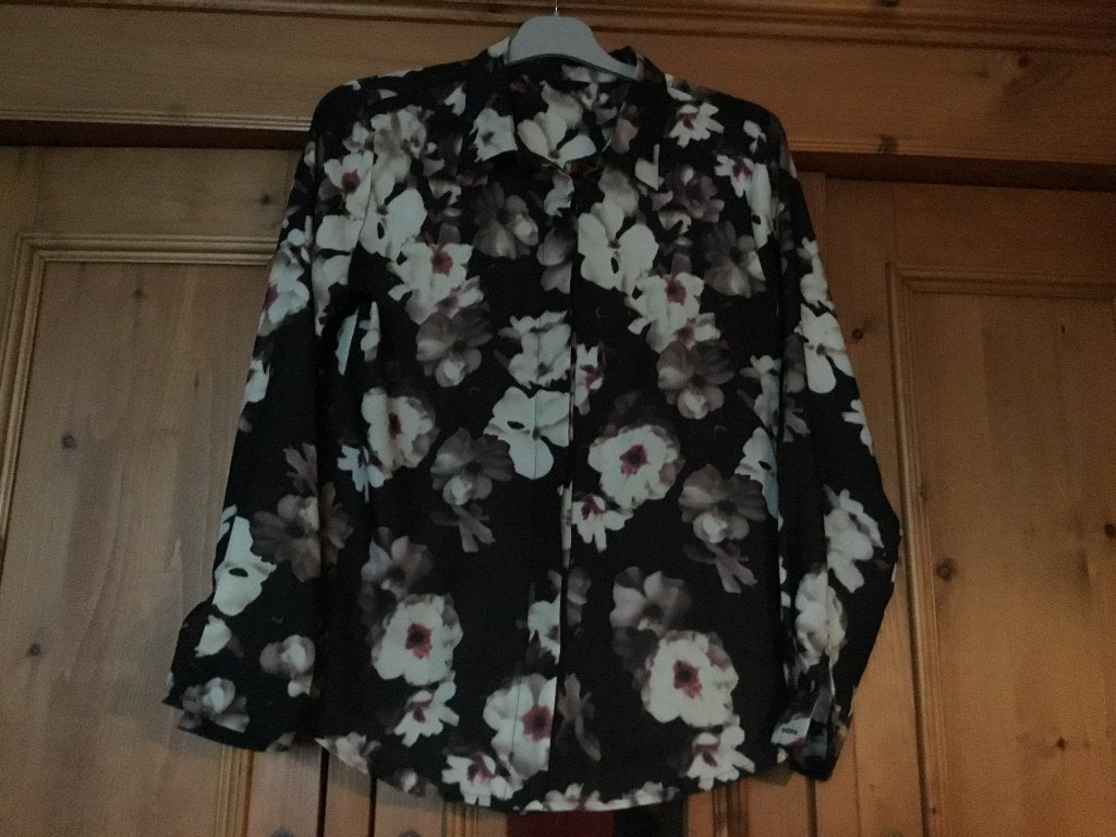 Leuke blouse van given. Maat l, Given, Ophalen of Verzenden, Zo goed als nieuw, Maat 38/40 (M)