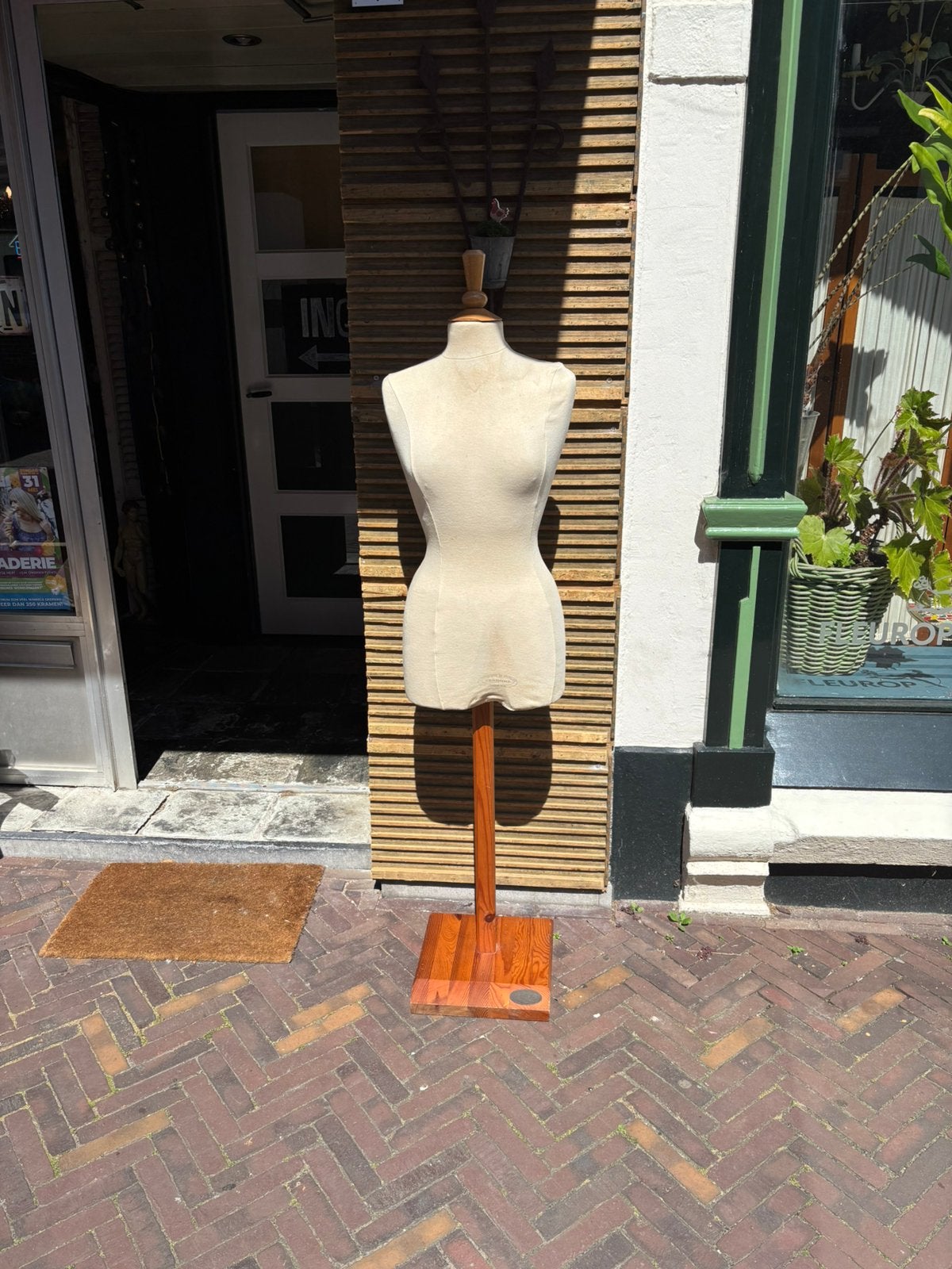 Paspop / mannequin, Ophalen