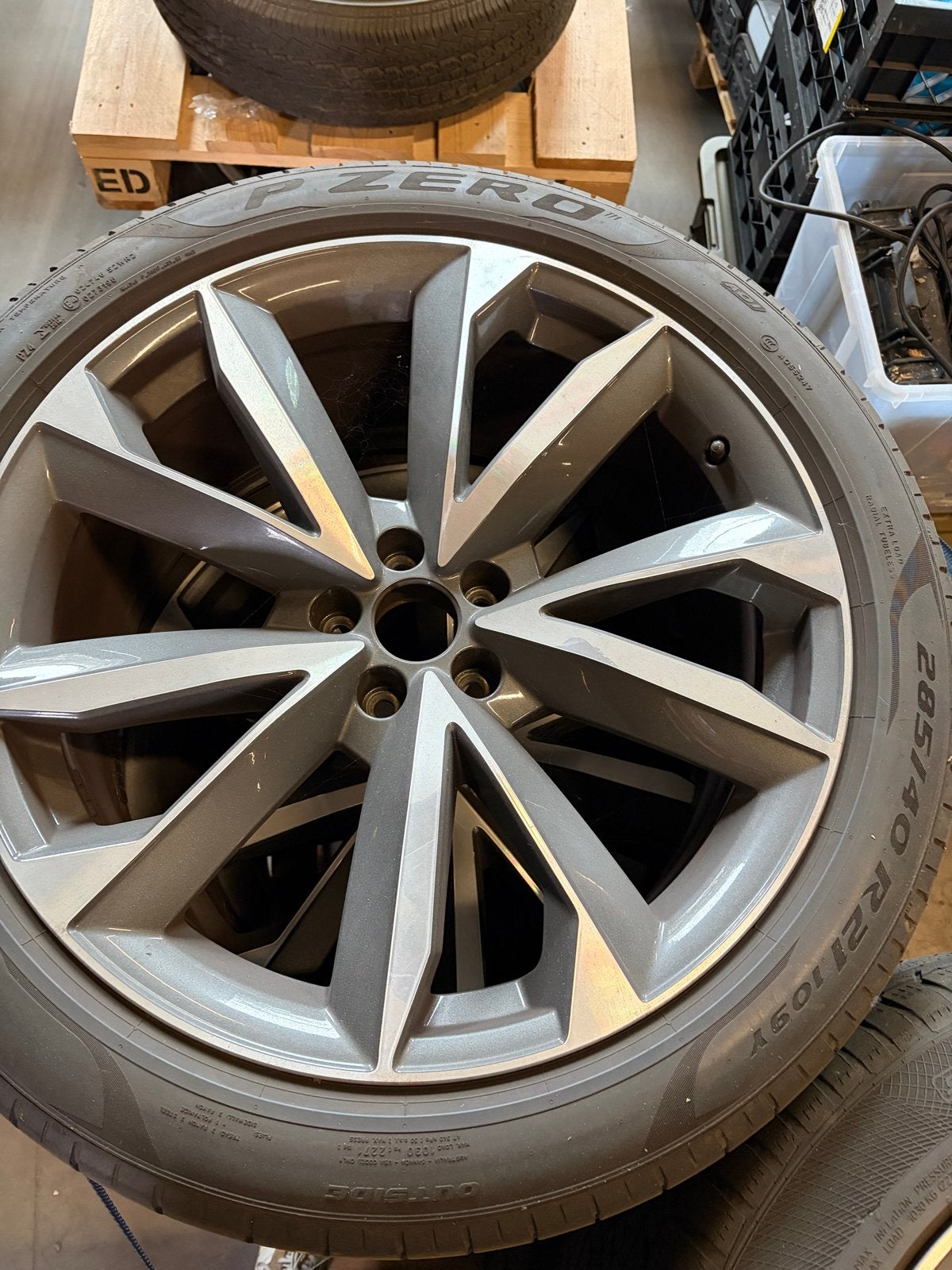 Originele Audi velgen met Pirelli P Zero 21 inch zomerbanden, Ophalen, Gebruikt, 285 mm, Banden en Velgen