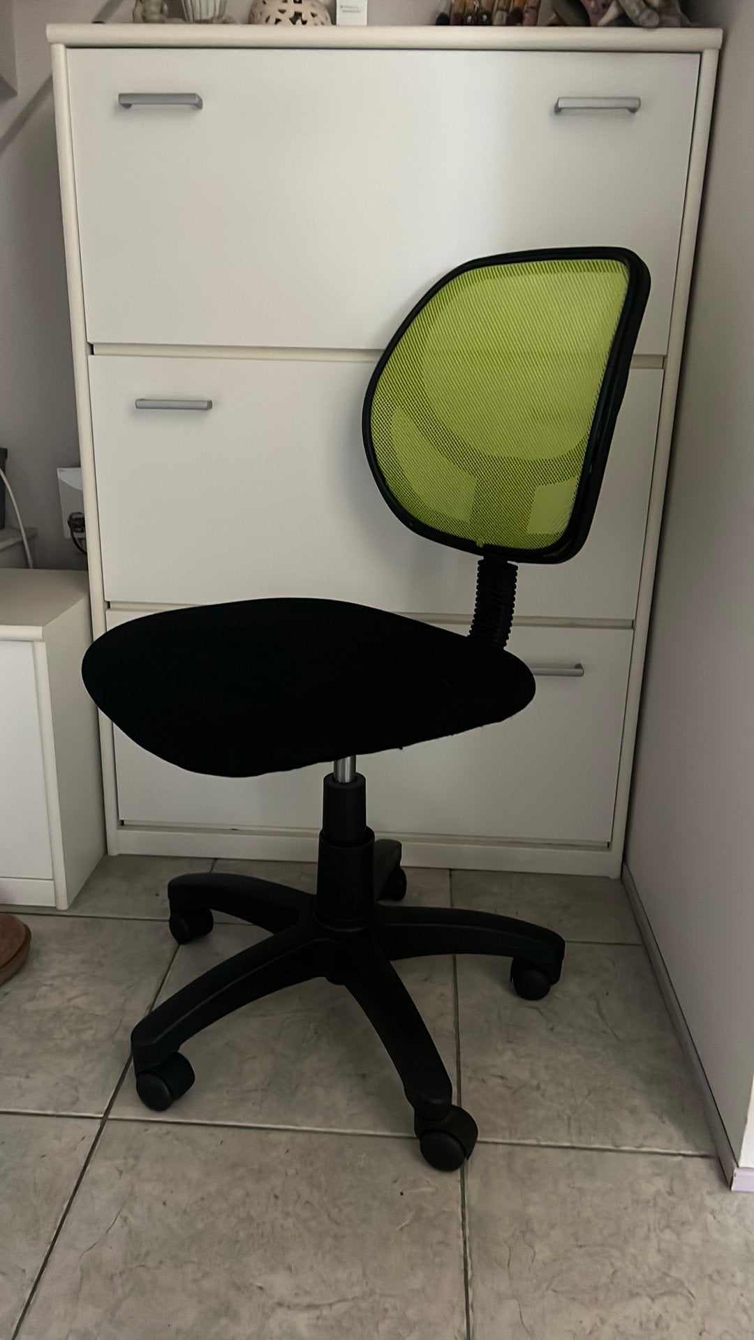 Bureaustoel met groene details, Ophalen, Gebruikt, Groen, Bureaustoel