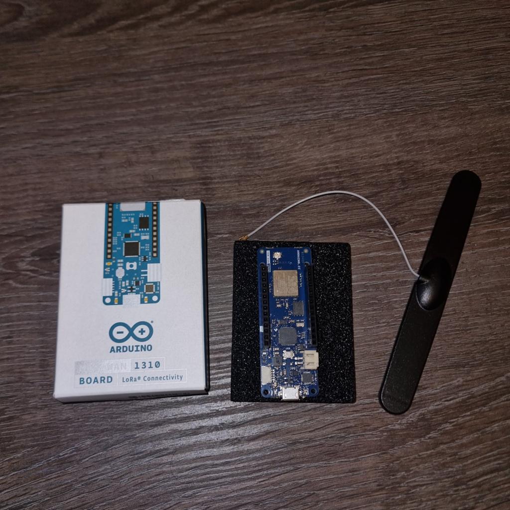 Arduino MKR WAN 1310 met dipole antenne, Ophalen of Verzenden, Zo goed als nieuw