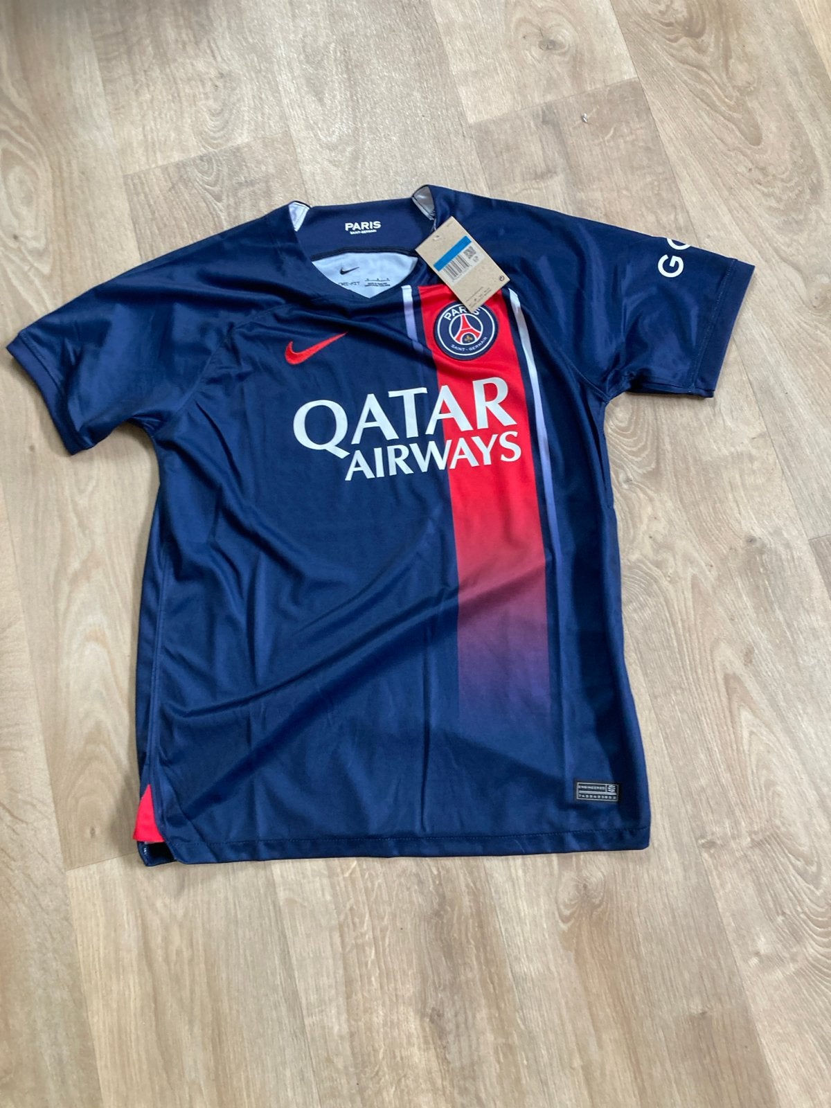 PSG Thuisshirt 2023/2024 - Maat M - Nieuw met kaartjes, Kleding | Heren, Sportkleding, Nieuw, Ophalen of Verzenden, Voetbal, Maat 48/50 (M)
