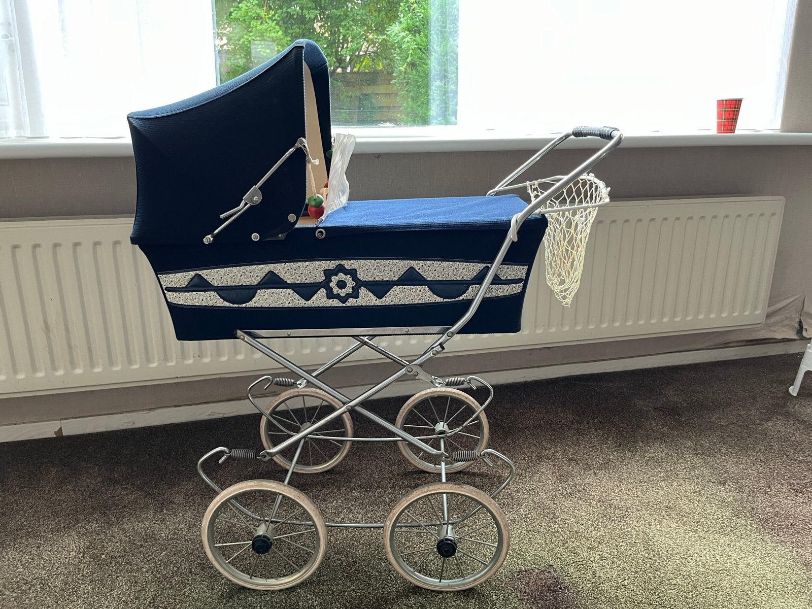 Vintage kinderwagen - Blauw met wit patroon, Kinderen en Baby's, Kinderwagens en Combinaties, Ophalen, Gebruikt, Kinderwagen, Overige merken