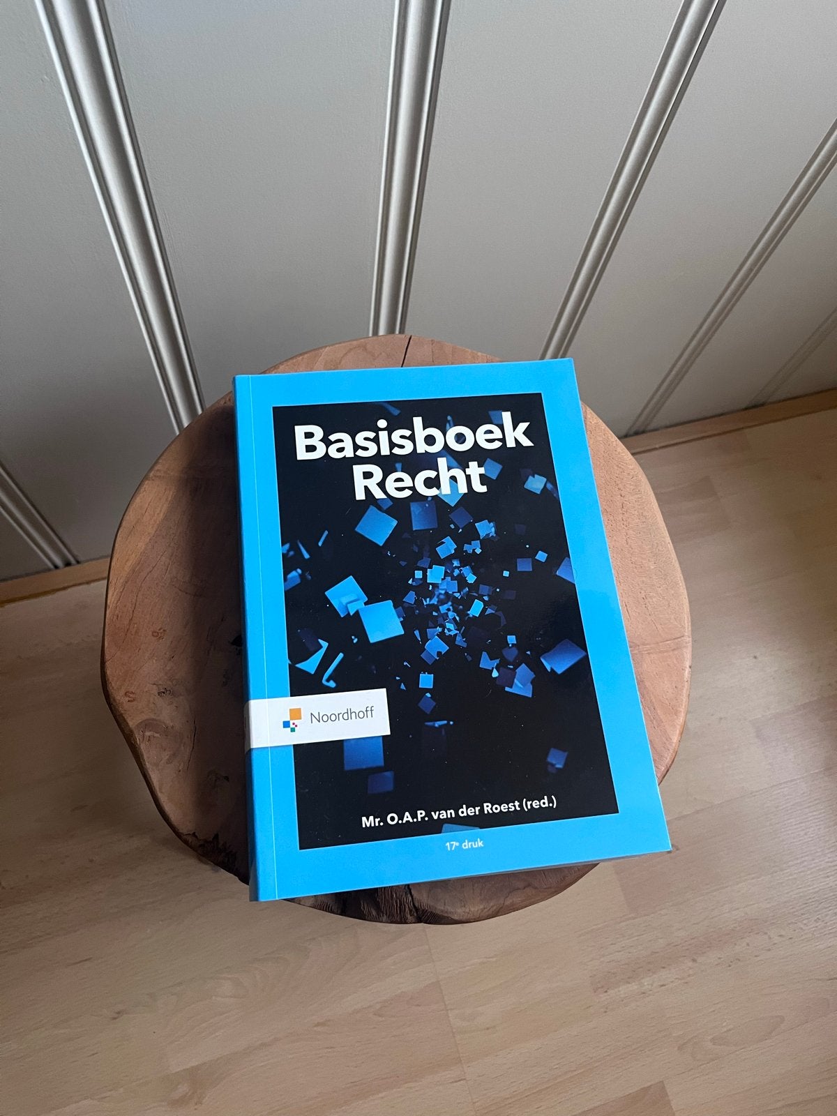 Basisboek Recht - 17e druk - Mr. O.A.P. van der Roest, Ophalen of Verzenden, Gamma, Zo goed als nieuw, HBO