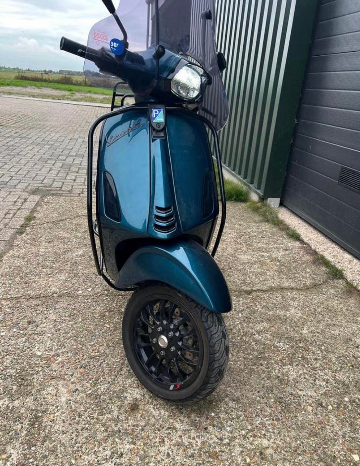 Vespa sprint full option special paint, Ophalen of Verzenden, Zo goed als nieuw, Benzine