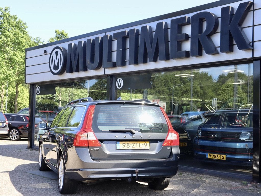 Volvo V70 T4 Limited Edition Automaat, Leder,Stoelverwarming, Auto's, Volvo, Euro 5, Zwart, 4 cilinders, 179 pk