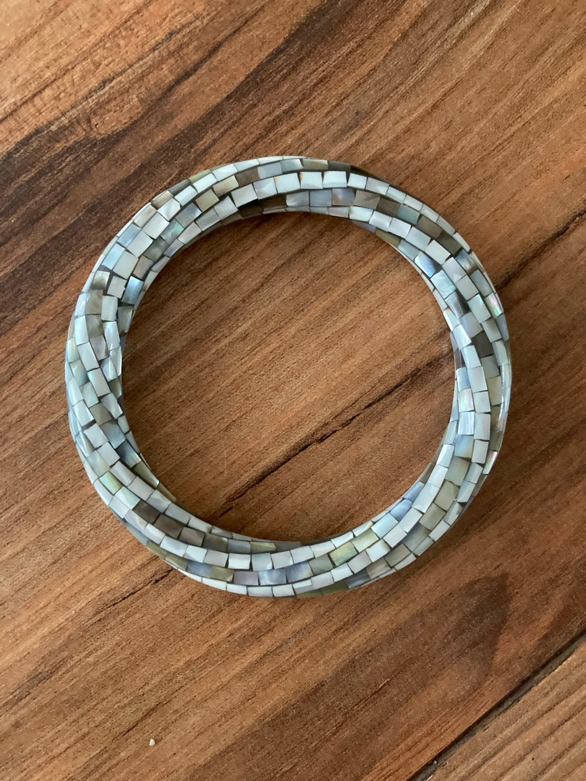 Mooie armband met mozaïek van schelpjes, Sieraden, Tassen en Uiterlijk, Armbanden, Ophalen of Verzenden, Nieuw, Overige kleuren