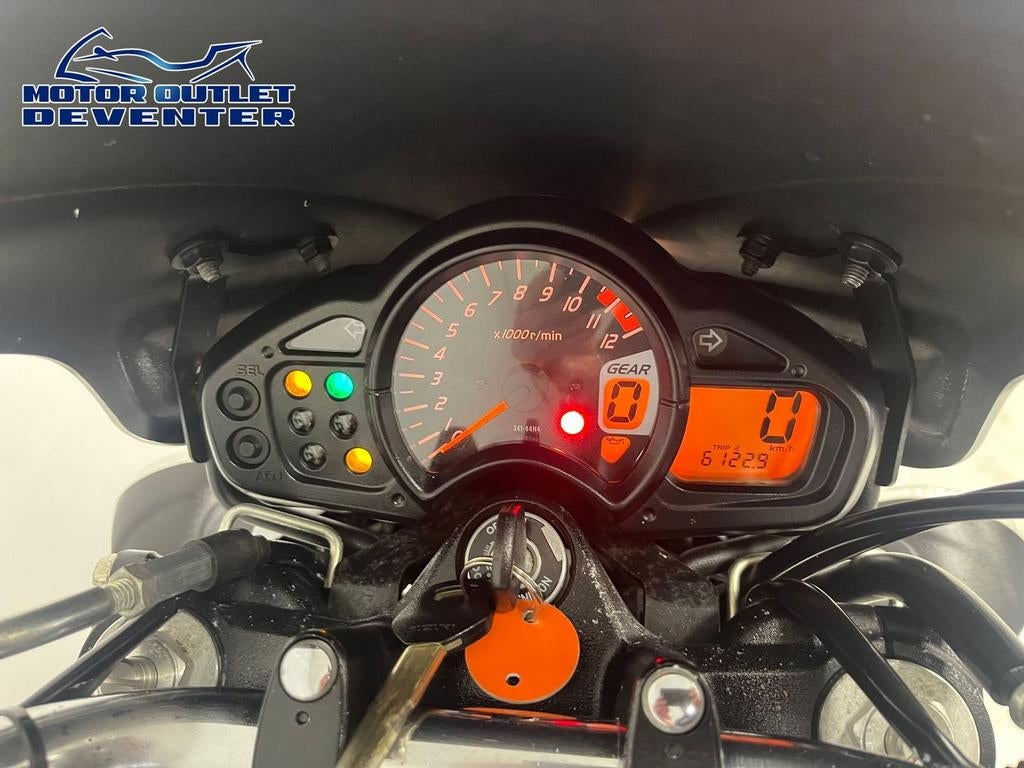 SUZUKI SFV 650 GLADIUS ABS (bj 2012), Motoren, SUZUKI, Motorrijbewijs A, Bedrijf, Onbekend