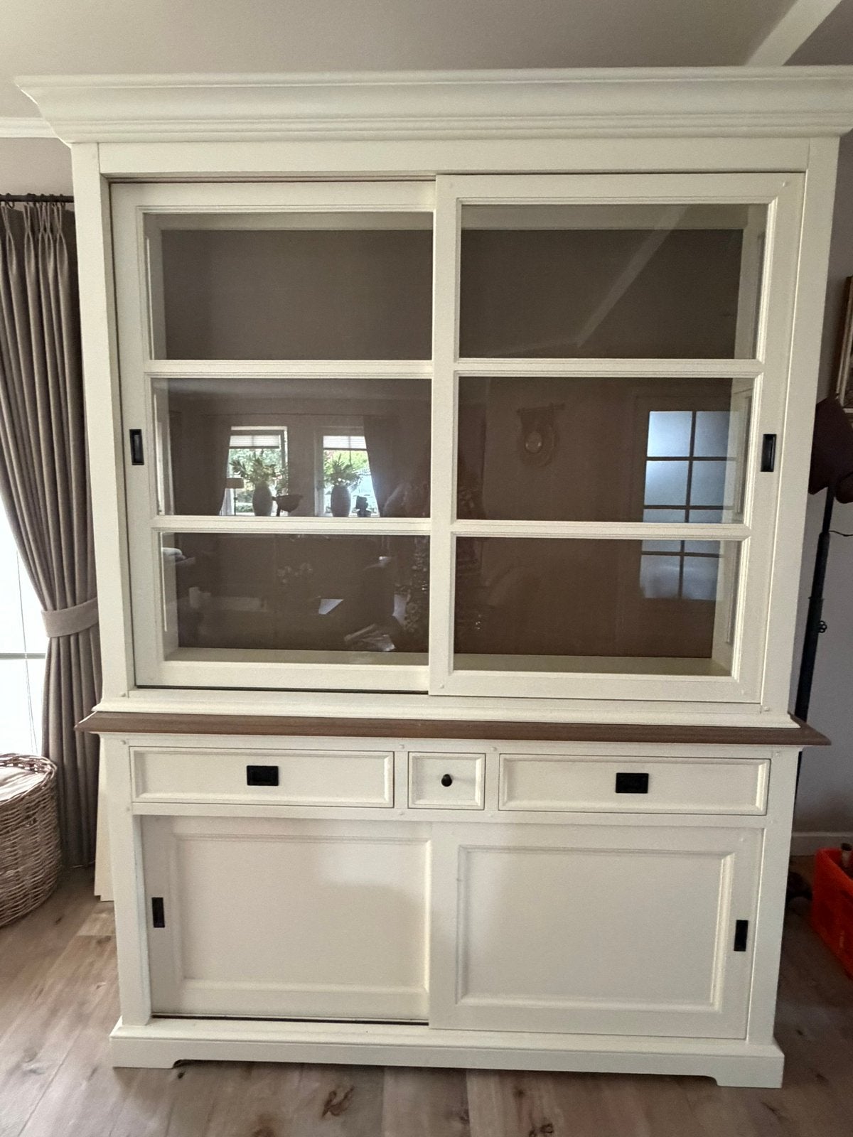 Buffetkast, landelijk, wit/taupe, Huis en Inrichting, Kasten | Buffetkasten, Ophalen, Met deur(en), 200 cm of meer, 150 tot 200 cm