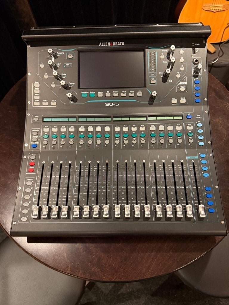 SQ5 Allen & Heath met extra fx effecten zgan!, Muziek en Instrumenten, Ophalen, Zo goed als nieuw, 20 kanalen of meer, Microfooningang