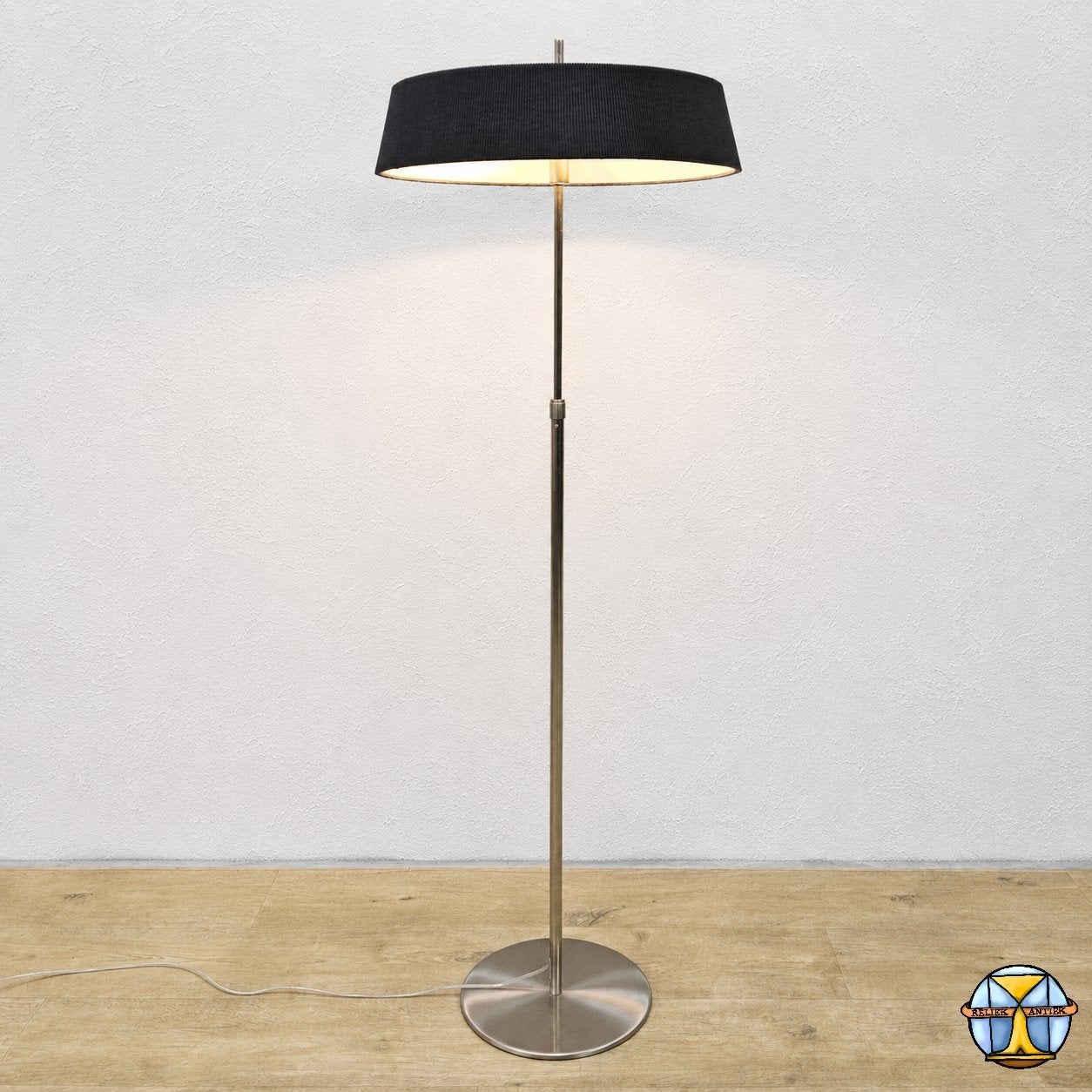 Van De Heg design vloerlamp chroom / geribte zwarte kap, ., Modern / vintage / design, Van De Heg, 150 tot 200 cm