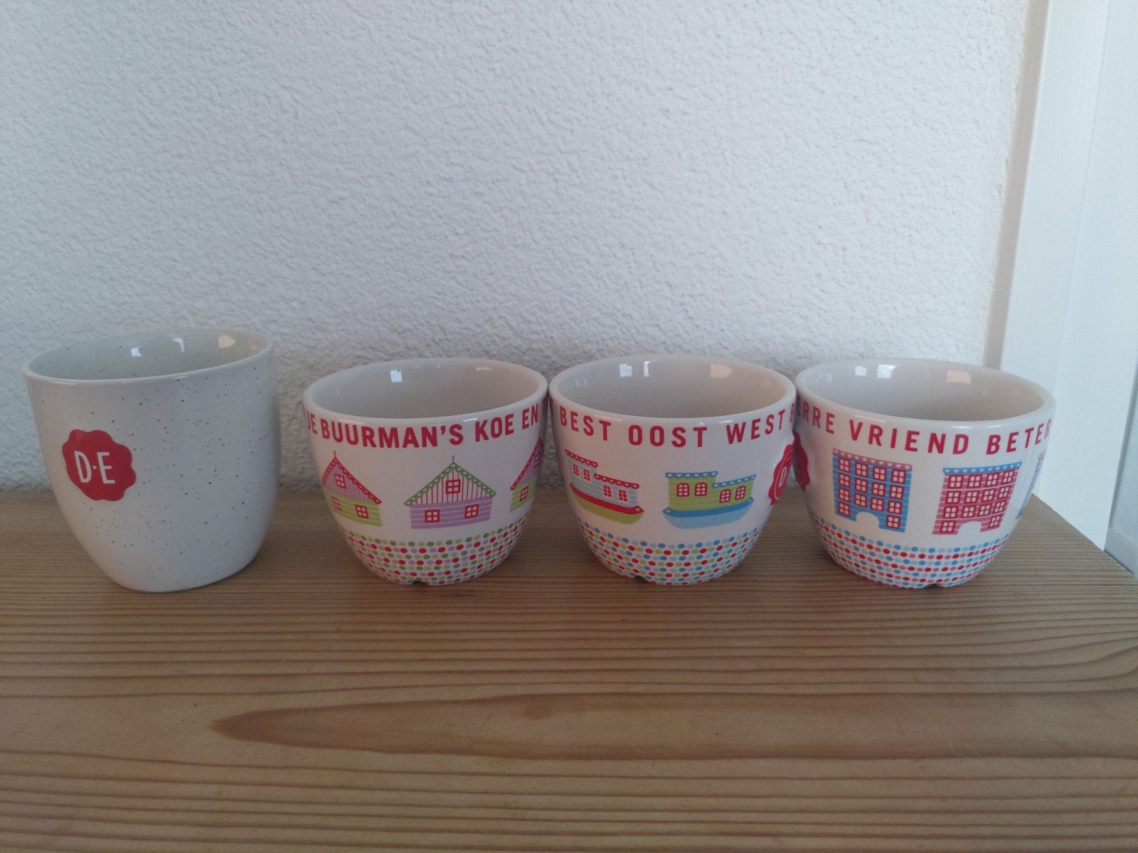 Douwe Egberts, 3 burendag kommen, 1 gespikkeld , zonder oor, Huis en Inrichting, Keuken | Servies, Ophalen of Verzenden, Aardewerk