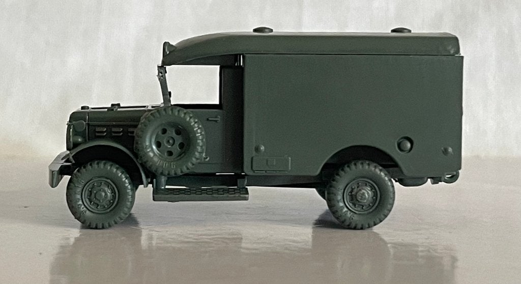 Roco Minitanks 996: Dodge met ambulanceopbouw, Hobby en Vrije tijd, Modelauto's | 1:87, Ophalen of Verzenden, Zo goed als nieuw