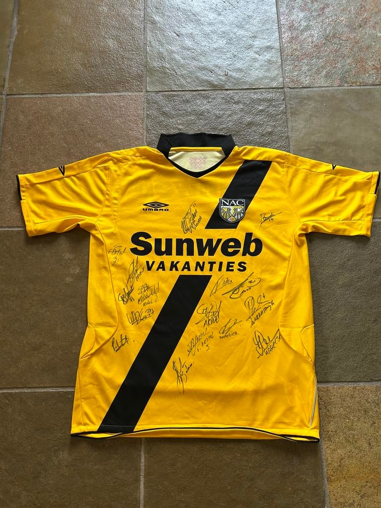 NAC shirt met handtekeningen, Sport en Fitness, Voetbal, Maat XL, Ophalen of Verzenden, Zo goed als nieuw, Shirt