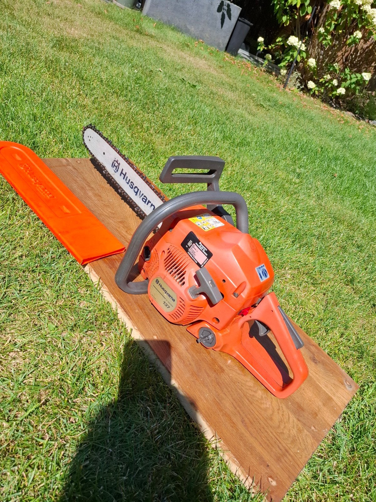 husqvarna 137 kettingzaag Loopt goed, Tuin en Terras, Hand-tuingereedschap, Ophalen of Verzenden