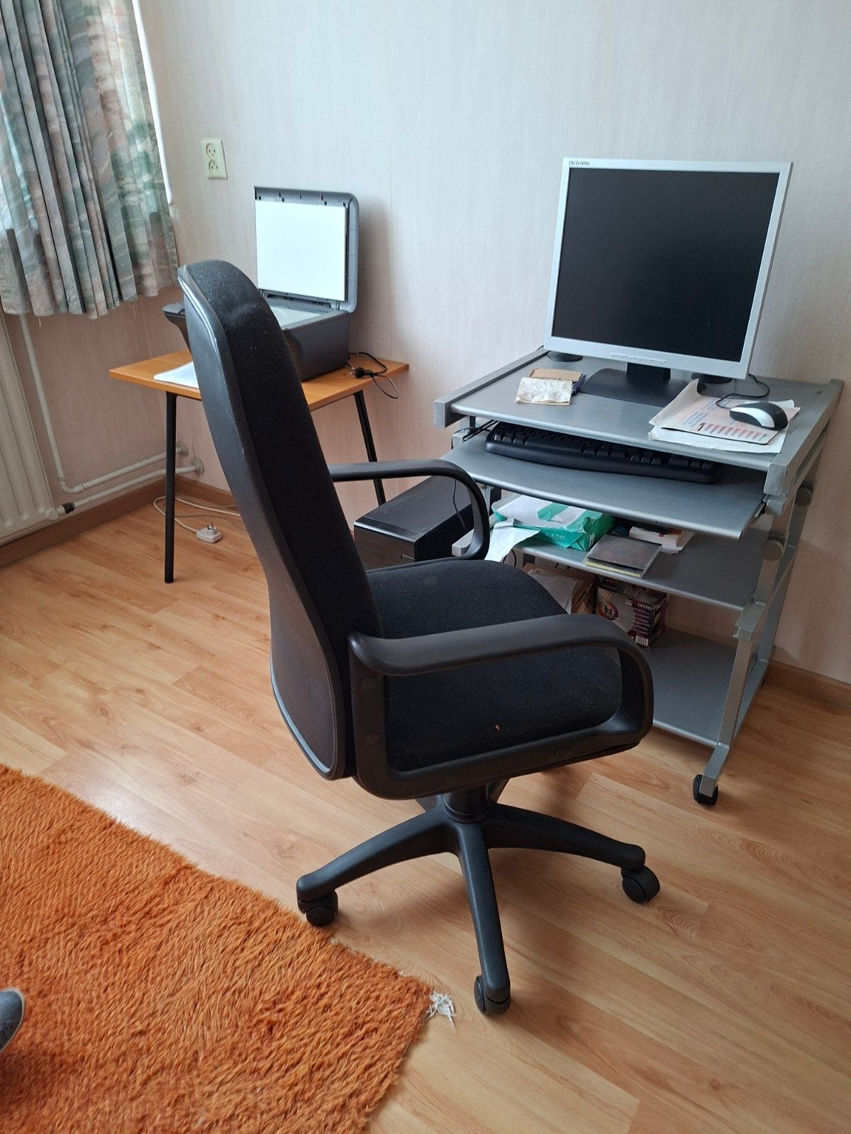 computer kamer met alle benodigheden, Huis en Inrichting, Kasten | Computermeubels, Ophalen, 70 tot 120 cm