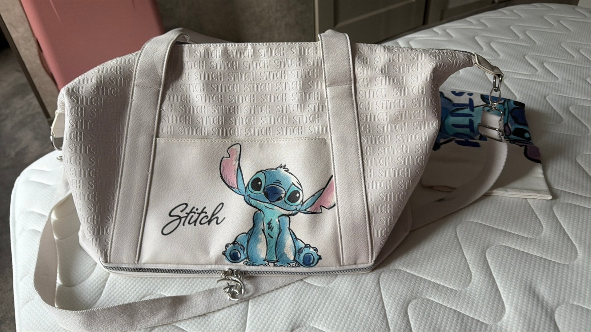 Weekendtas Stitch Disney wit, 20 tot 30 cm, Wit, Ophalen of Verzenden, Zo goed als nieuw