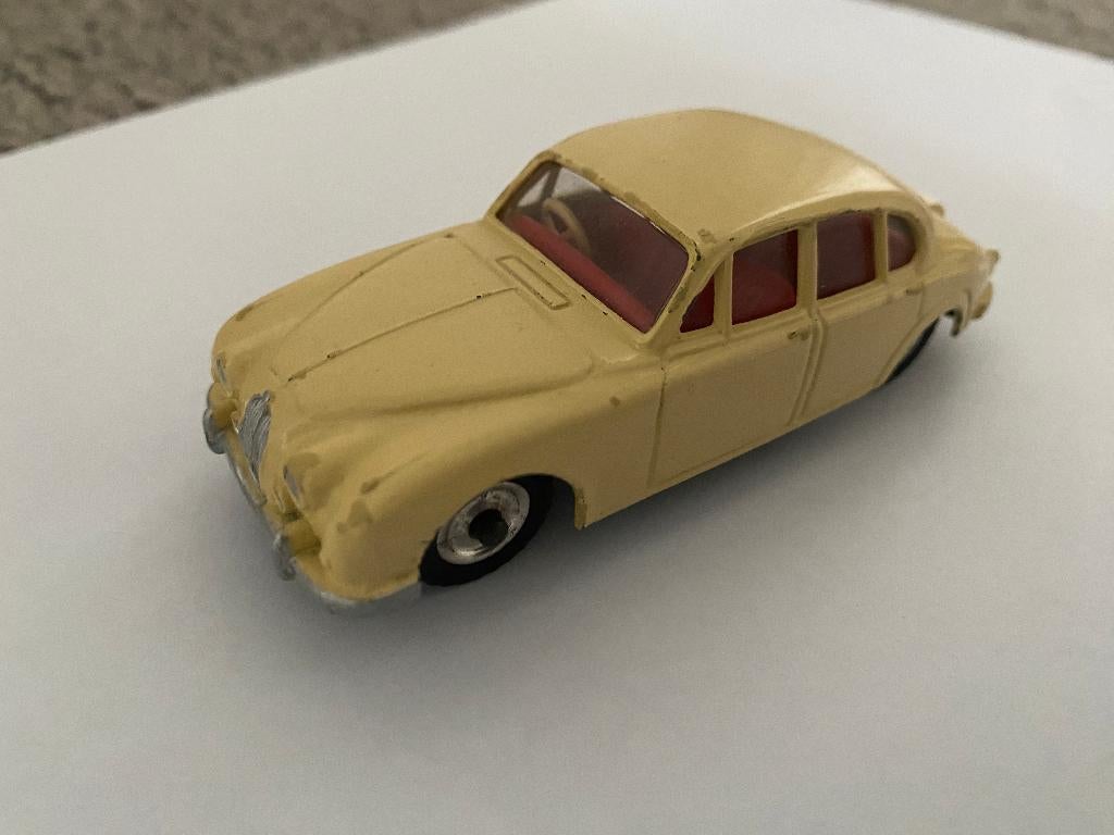 Dinky Jaguar 3,4  litre saloon  nr.195 creme, Ophalen of Verzenden, Gebruikt, Auto