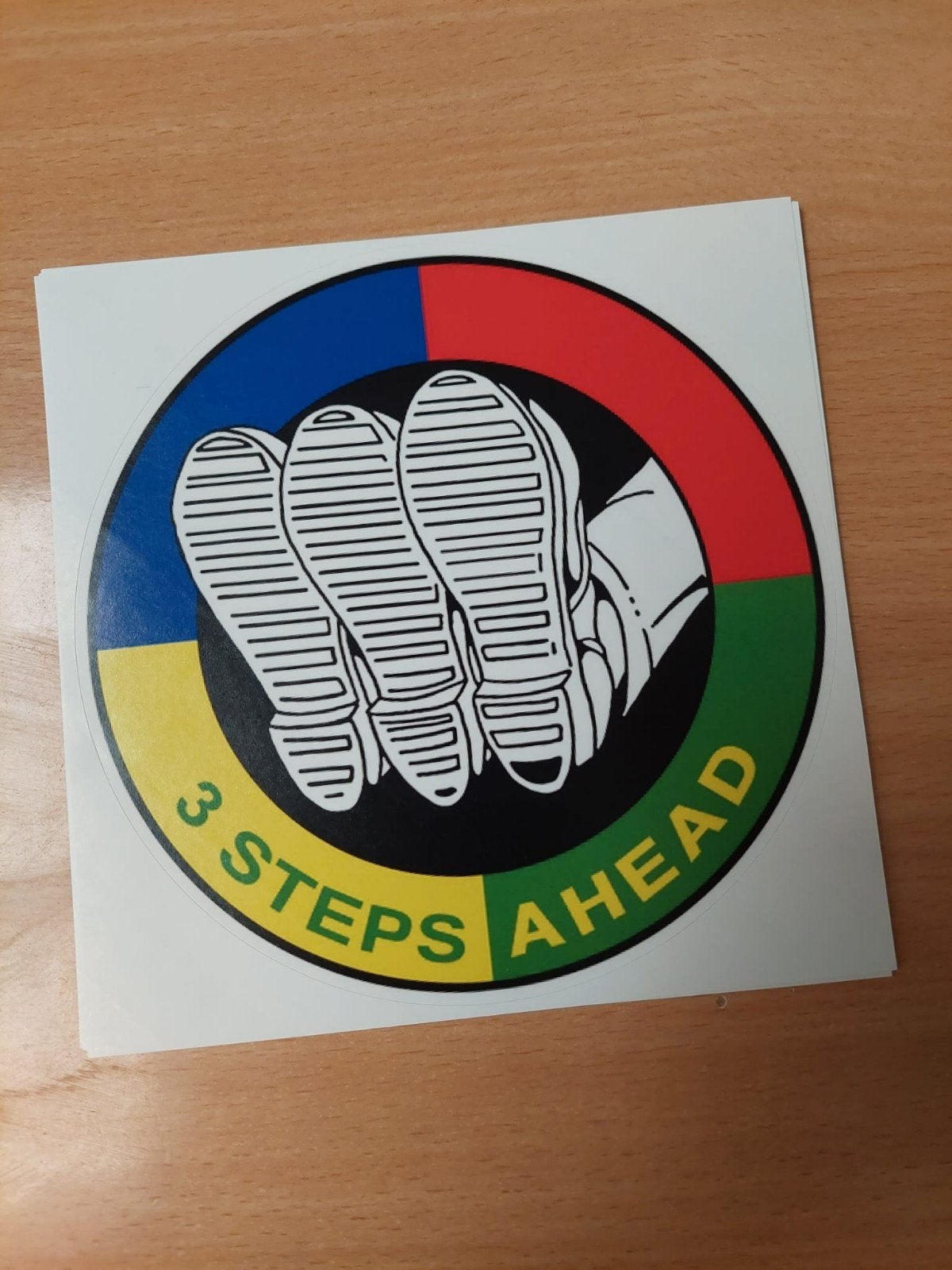 3 Steps Ahead ronde sticker 13,5cm - per 10 st - hardcore, Verzenden, Nieuw, Overige typen