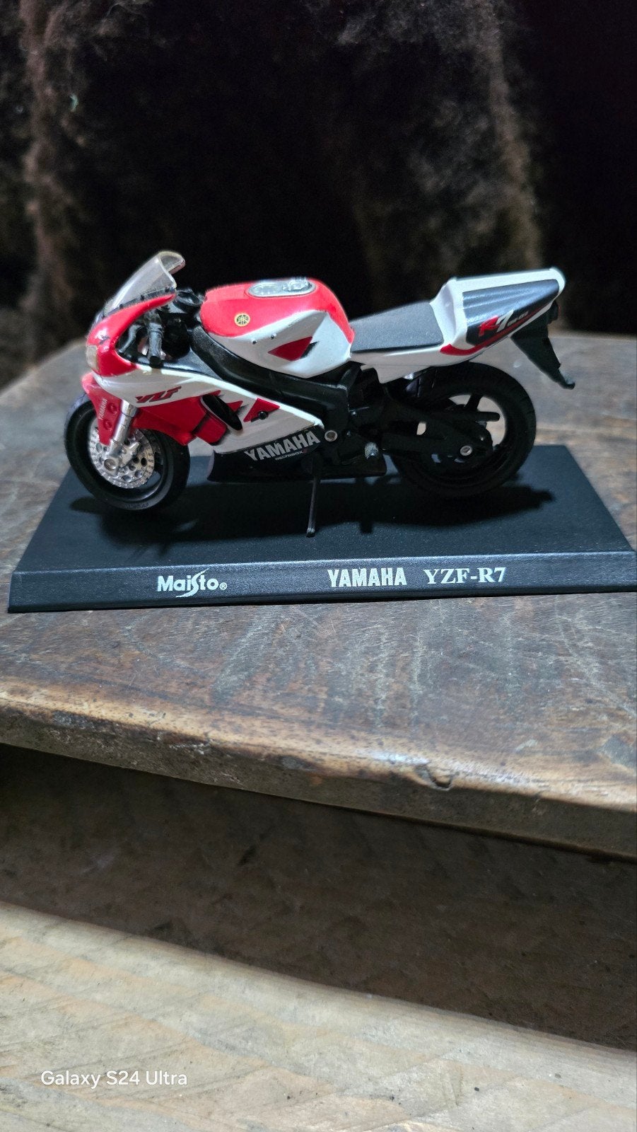 B4 > Yamaha YZF-R7
op originele plaatje.
12cm lang, Hobby en Vrije tijd, Modelbouw | Overige, Ophalen of Verzenden