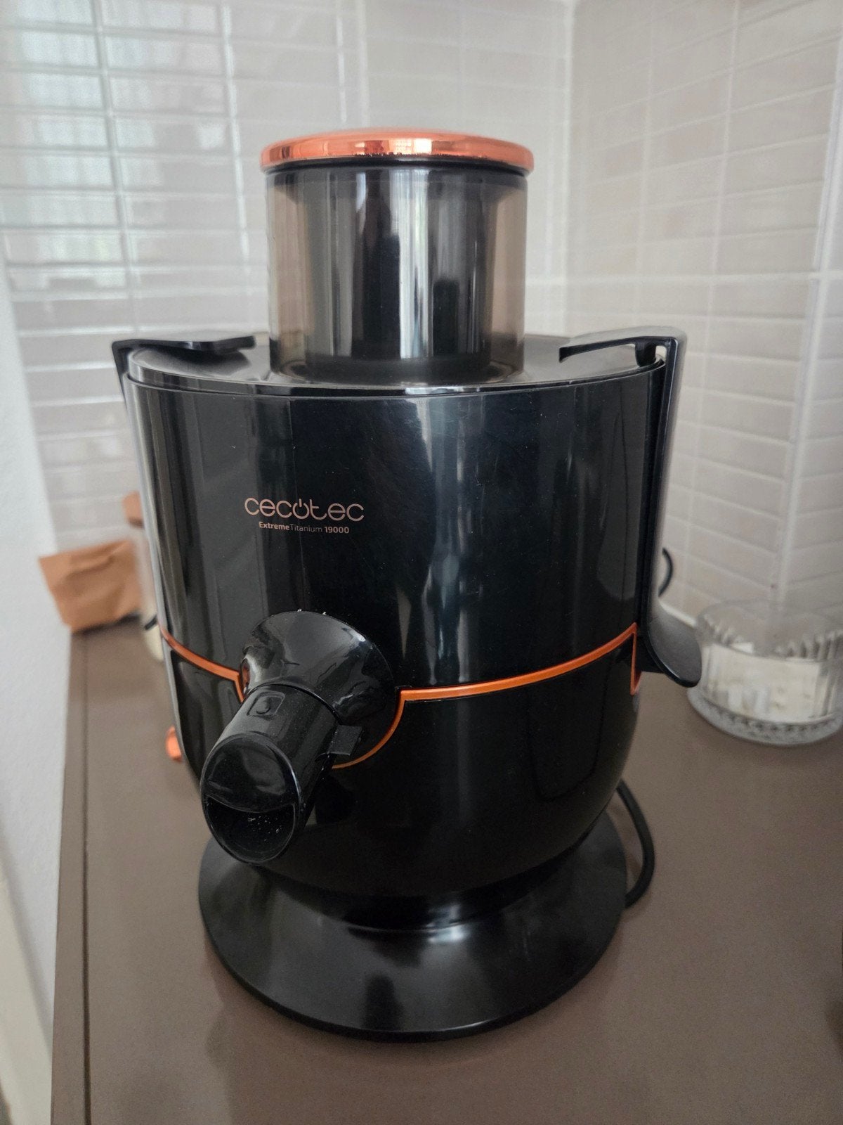 Cecotec Extreme Titanium 19000 Sapcentrifuge, Ophalen of Verzenden, Zo goed als nieuw, Elektrisch, Sapcentrifuge