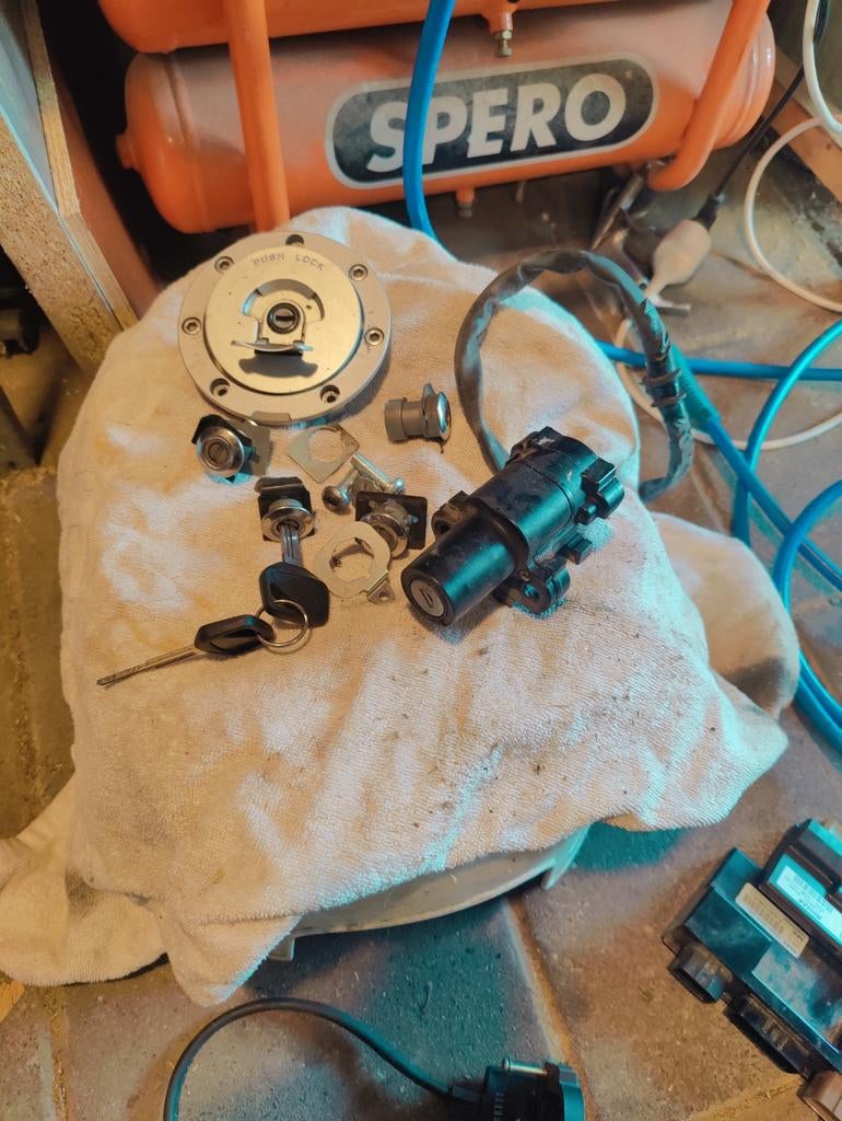 Honda ST1300 slotenset met 2 sleutels, ECU en immobiliser, Ophalen of Verzenden, Gebruikt