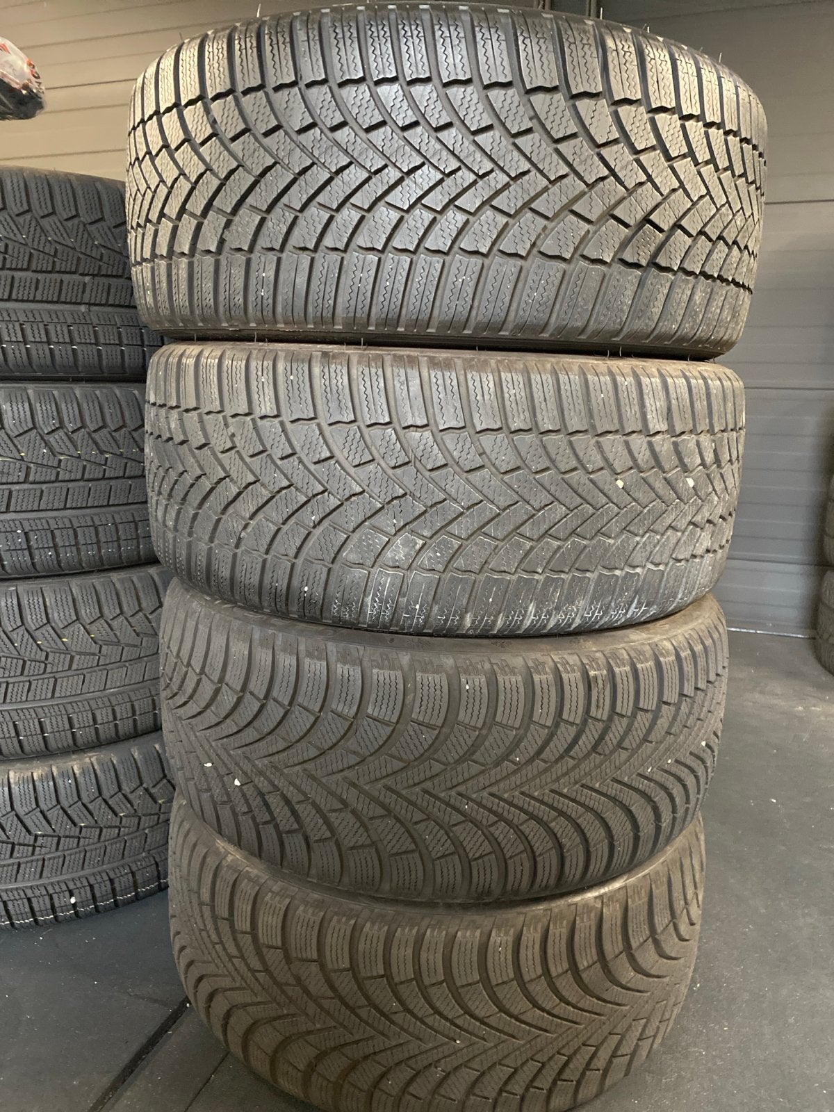 Winterbanden 225 40 18 Bridgestone Maxxis, Ophalen, 18 inch, Gebruikt, Winterbanden