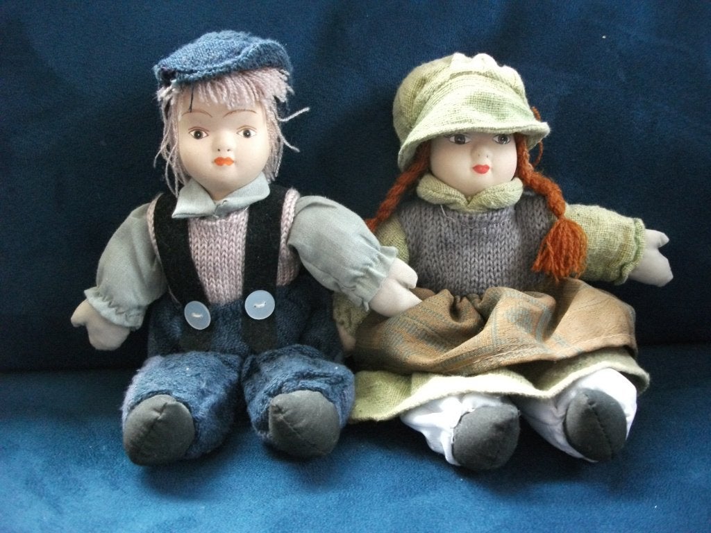 2 sier poppen meisje en jongen (stenen hoofd), Verzamelen, Ophalen of Verzenden, Gebruikt, Pop
