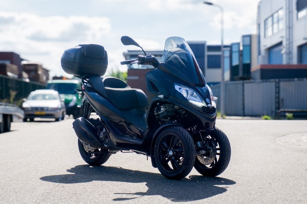 Piaggio MP3 HPE 300 Autorijbewijs Matzwart - 2023, Scooter, Occasion, Bedrijf, Automaat