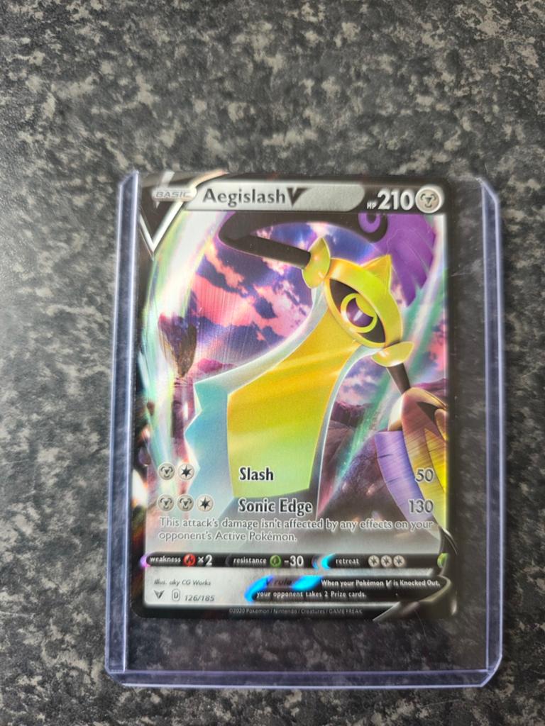 Pokémon Kaart Aegislash V (126/185) - Zo goed als nieuw, Ophalen of Verzenden, Zo goed als nieuw, Losse kaart