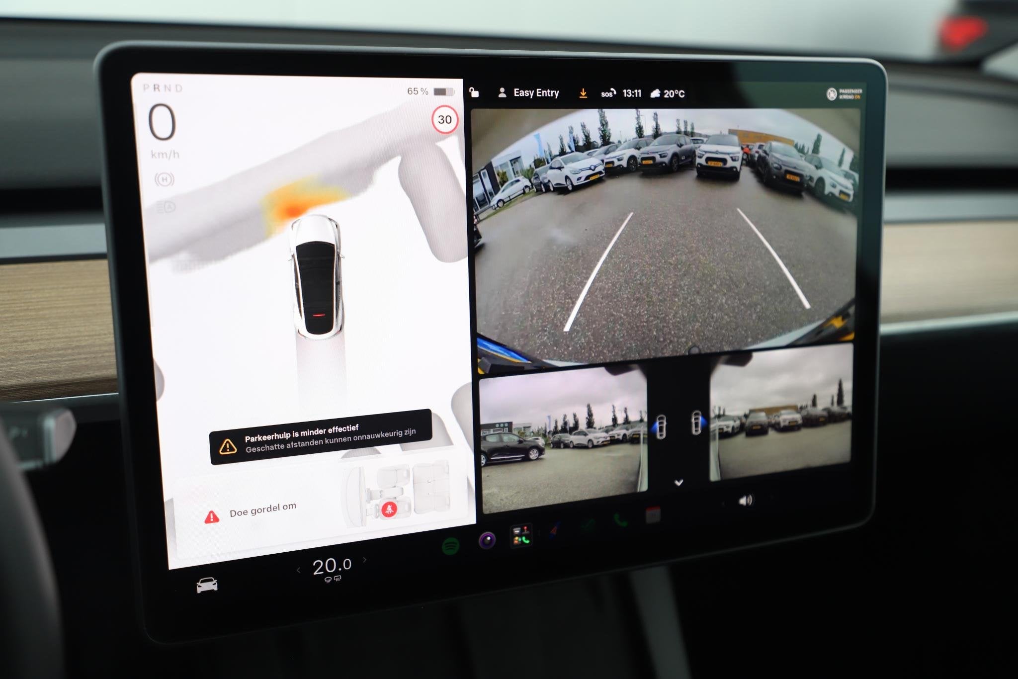Foto 18 van Tesla Model Y Long Range AWD 75 kWh Afneembare Trekhaak Pano