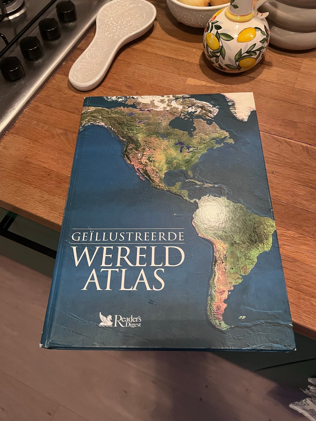 Geïllustreerde Wereld Atlas - Reader's Digest, Boeken, Overige atlassen, Verzenden, Zo goed als nieuw, 1800 tot 2000