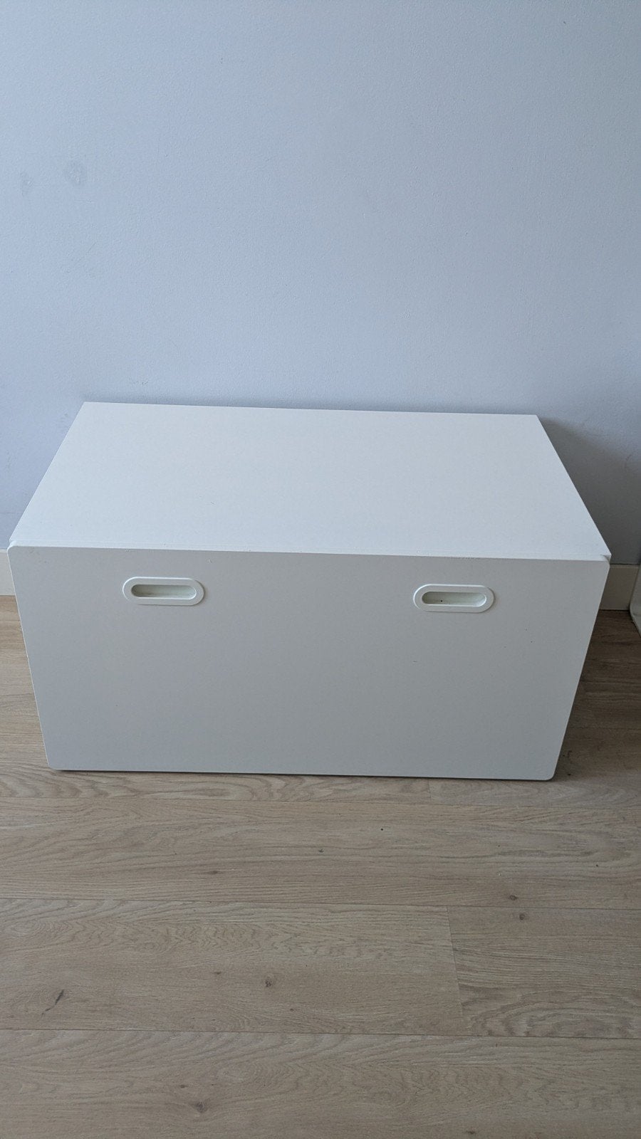Ikea kist + tafel Smastad - Zo goed als nieuw, Minder dan 90 cm, Kast, Ophalen of Verzenden, Zo goed als nieuw