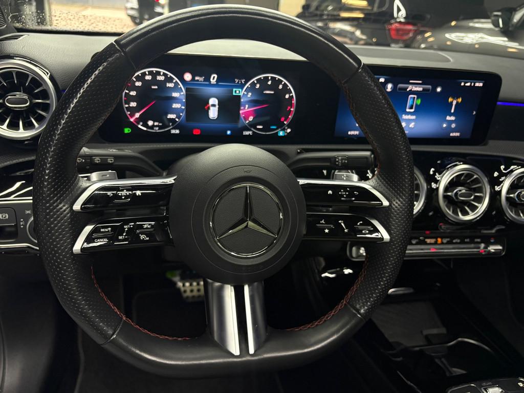 Mercedes-Benz A-klasse 180 AMG Line, 136 pk, Gebruikt, 4 cilinders, Automatische klimaatregeling