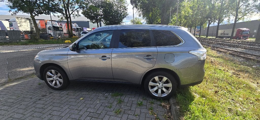 Mitsubishi Outlander 2.0 MPI 2WD CVT 2014 Grijs, Auto's, 1998 cc, Outlander, Zwart, 4 cilinders