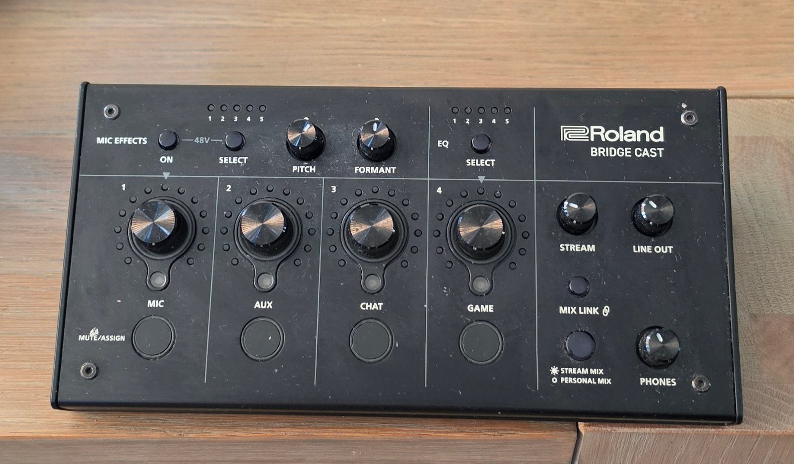 Roland Bridgecast audio mixer zgan, Muziek en Instrumenten, Ophalen of Verzenden, Zo goed als nieuw, Microfooningang