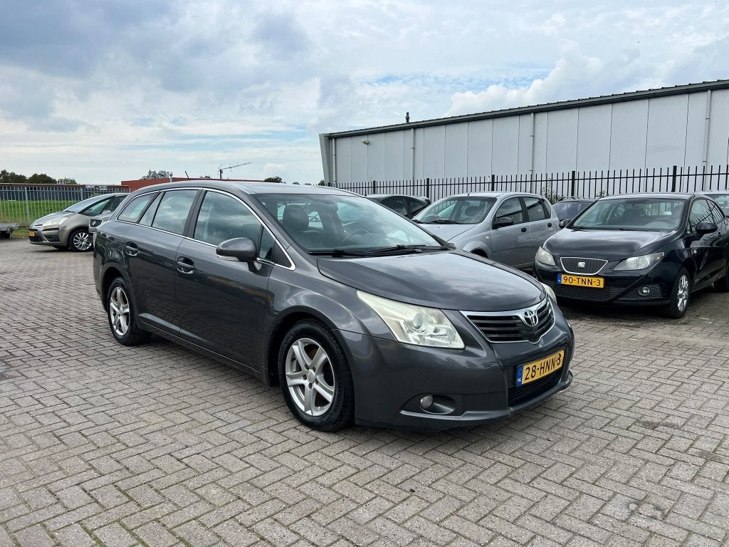 Toyota Avensis wagon 2.0 D-4D Dynamic| EXPORT| LEES AD! EXPO, Auto's, 4 cilinders, 19 km/l, Zilver of Grijs, 500 kg