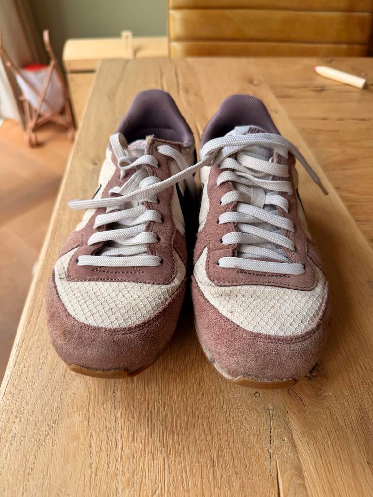 Nike Internationalist Sneakers - Maat 38, Sport en Fitness, Loopsport en Atletiek, Ophalen of Verzenden, Zo goed als nieuw, Hardloopschoenen
