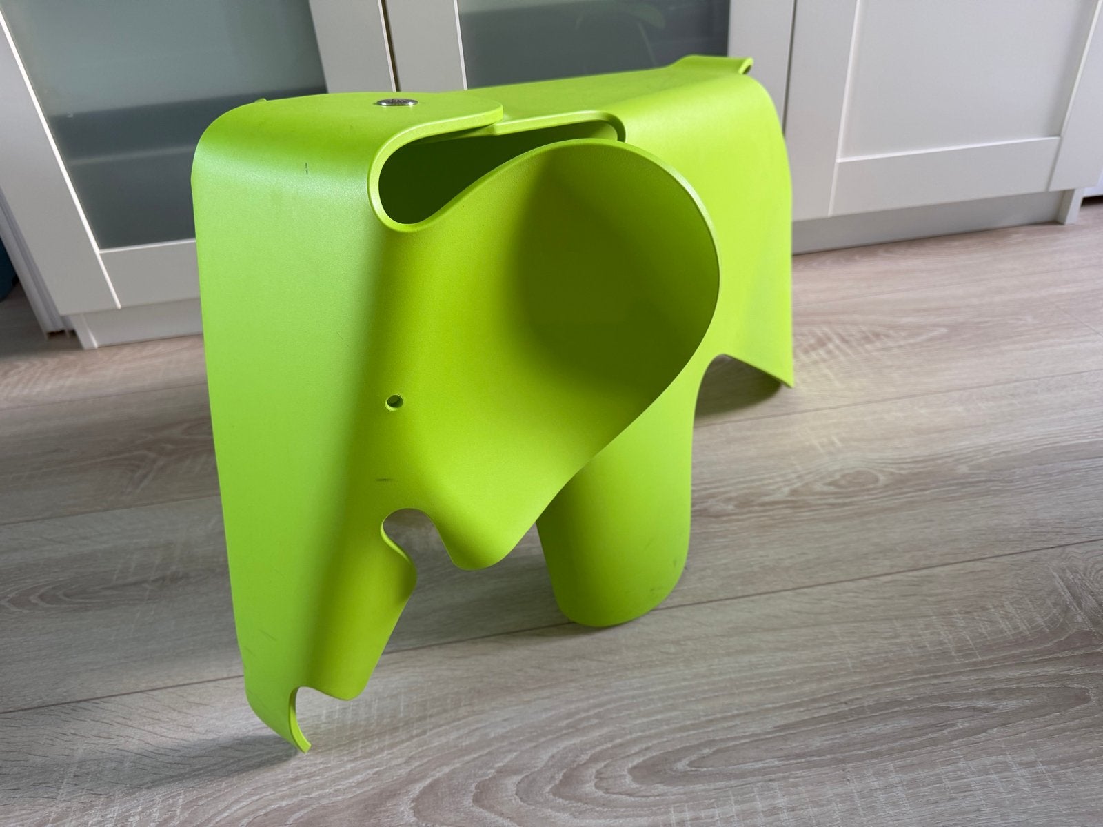 Vitra Eames Elephant kruk/speelgoed (limoengroen), Huis en Inrichting, Ophalen, Gebruikt, Kunststof